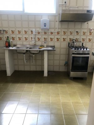 Casa comercial com 455m² no bairro Moinhos de Vento em Porto Alegre para Alugar