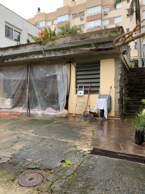 Casa comercial com 455m² no bairro Moinhos de Vento em Porto Alegre para Alugar