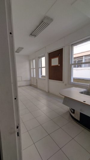 Salas/Conjuntos com 200m² no bairro Centro Histórico em Porto Alegre para Alugar