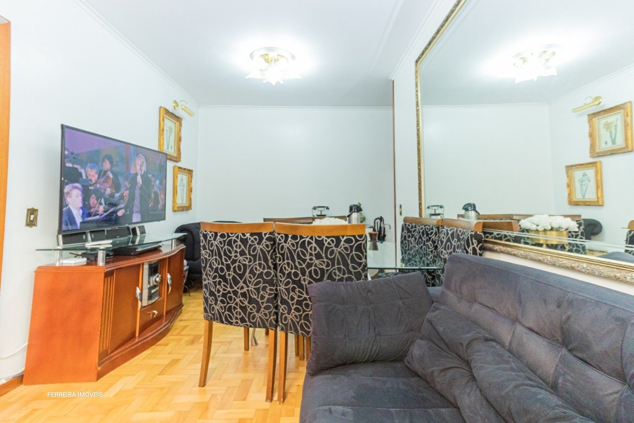 Apartamento com 70m², 2 dormitórios, 2 vagas no bairro Auxiliadora em Porto Alegre para Comprar