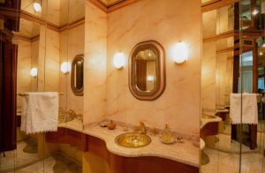 Apartamento com 352m², 4 dormitórios no bairro Moinhos de Vento em Porto Alegre para Alugar