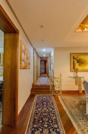 Apartamento com 352m², 4 dormitórios no bairro Moinhos de Vento em Porto Alegre para Alugar