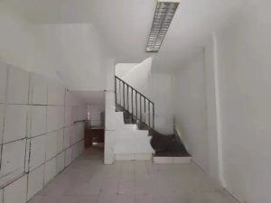 Loja com 56m² no bairro Floresta em Porto Alegre para Alugar