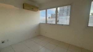 Conjunto/Sala com 34m² no bairro Menino Deus em Porto Alegre para Alugar