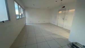 Conjunto/Sala com 34m² no bairro Menino Deus em Porto Alegre para Alugar