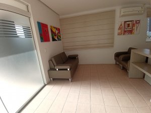 Apartamento com 84m², 2 dormitórios no bairro Chácara Das Pedras em Porto Alegre para Alugar