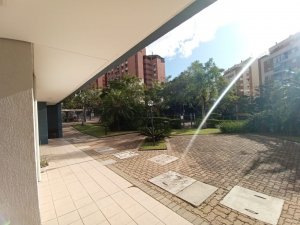 Apartamento com 84m², 2 dormitórios no bairro Chácara Das Pedras em Porto Alegre para Alugar
