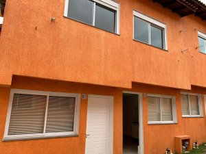 Casa Condominio com 47m², 1 dormitório no bairro Santa Tereza em Porto Alegre para Alugar