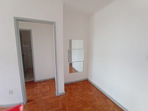 Apartamento com 60m², 1 dormitório no bairro Vila Ipiranga em Porto Alegre para Alugar
