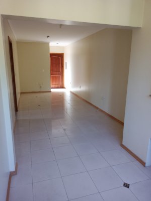 Apartamento com 75m², 2 dormitórios no bairro Petrópolis em Porto Alegre para Alugar