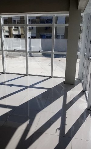 Salas/Conjuntos com 90m² no bairro Petrópolis em Porto Alegre para Alugar