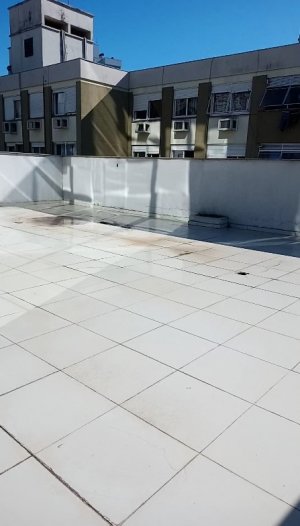 Salas/Conjuntos com 90m² no bairro Petrópolis em Porto Alegre para Alugar