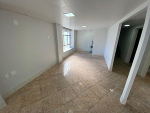 Loja com 113m² no bairro Petrópolis em Porto Alegre para Alugar