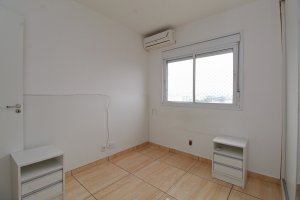 Apartamento com 50m², 3 dormitórios no bairro Humaitá em Porto Alegre para Alugar