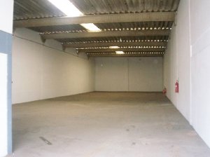 Depósito/Pavilhão com 550m² no bairro Sarandi em Porto Alegre para Alugar