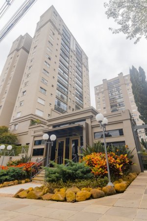 Apartamento com 108m², 3 dormitórios no bairro Jardim Europa em Porto Alegre para Alugar