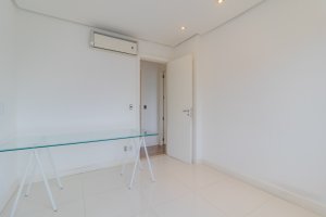 Apartamento com 108m², 3 dormitórios no bairro Jardim Europa em Porto Alegre para Alugar