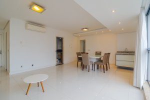 Apartamento com 108m², 3 dormitórios no bairro Jardim Europa em Porto Alegre para Alugar