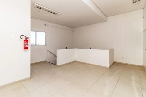 Loja com 275m² no bairro Vila Jardim em Porto Alegre para Alugar