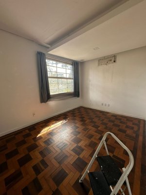 Casa comercial com 300m² no bairro Petrópolis em Porto Alegre para Alugar