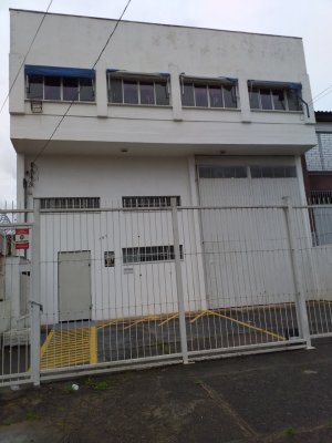 Galpão com 356m² no bairro Navegantes em Porto Alegre para Alugar