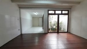 Casa com 235m², 3 dormitórios no bairro Floresta em Porto Alegre para Alugar