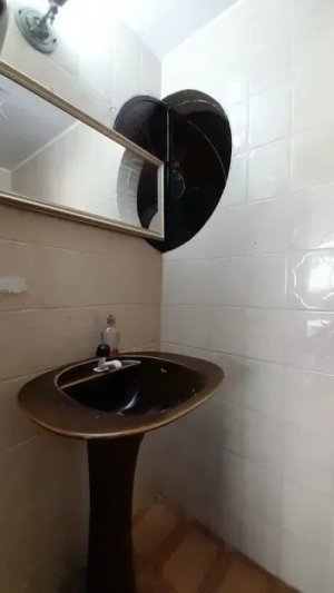 Casa com 235m², 3 dormitórios no bairro Floresta em Porto Alegre para Alugar