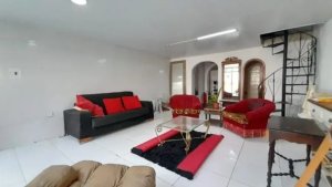 Casa com 235m², 3 dormitórios no bairro Floresta em Porto Alegre para Alugar