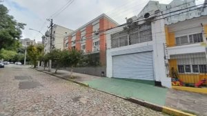 Casa com 235m², 3 dormitórios no bairro Floresta em Porto Alegre para Alugar