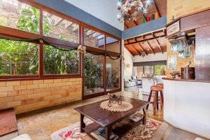 Casa com 500m², 5 dormitórios no bairro Cristal em Porto Alegre para Alugar