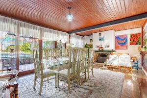 Casa com 500m², 5 dormitórios no bairro Cristal em Porto Alegre para Alugar