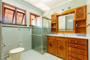 Casa com 500m², 5 dormitórios no bairro Cristal em Porto Alegre para Alugar
