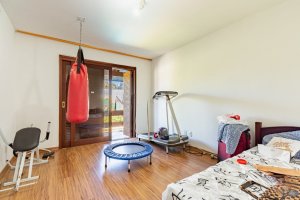 Casa com 500m², 5 dormitórios no bairro Cristal em Porto Alegre para Alugar
