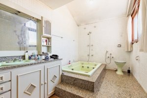 Casa com 500m², 5 dormitórios no bairro Cristal em Porto Alegre para Alugar