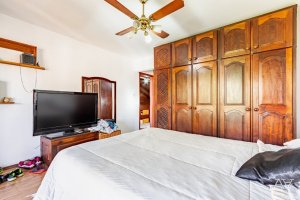 Casa com 500m², 5 dormitórios no bairro Cristal em Porto Alegre para Alugar