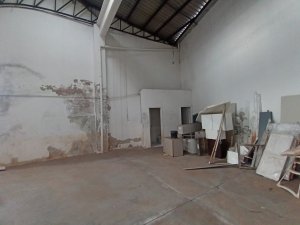 Galpão com 447m² no bairro Floresta em Porto Alegre para Alugar