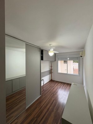 Apartamento com 47m², 1 dormitório no bairro Medianeira em Porto Alegre para Alugar