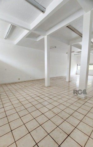 Loja com 250m² no bairro Glória em Porto Alegre para Alugar