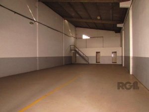 Galpão com 398m² no bairro Navegantes em Porto Alegre para Alugar