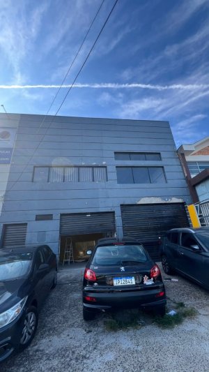Galpão com 398m² no bairro Navegantes em Porto Alegre para Alugar