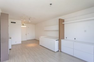 Salas/Conjuntos com 28m² no bairro Tristeza em Porto Alegre para Alugar