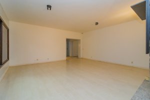 Casa com 232m², 3 dormitórios no bairro Três Figueiras em Porto Alegre para Alugar