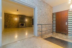 Casa com 232m², 3 dormitórios no bairro Três Figueiras em Porto Alegre para Alugar