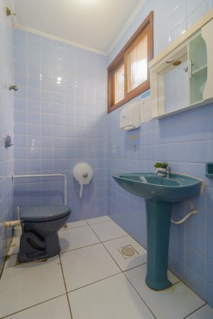 Casa com 232m², 3 dormitórios no bairro Três Figueiras em Porto Alegre para Alugar