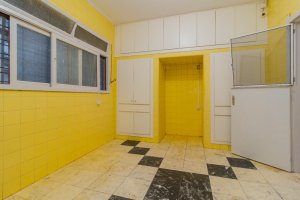 Casa com 232m², 3 dormitórios no bairro Três Figueiras em Porto Alegre para Alugar