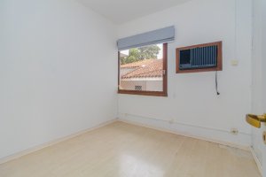 Casa com 232m², 3 dormitórios no bairro Três Figueiras em Porto Alegre para Alugar