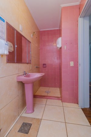 Casa com 232m², 3 dormitórios no bairro Três Figueiras em Porto Alegre para Alugar