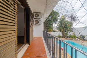 Casa com 232m², 3 dormitórios no bairro Três Figueiras em Porto Alegre para Alugar