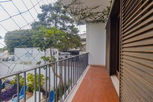 Casa com 232m², 3 dormitórios no bairro Três Figueiras em Porto Alegre para Alugar