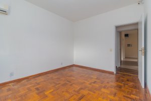 Casa com 232m², 3 dormitórios no bairro Três Figueiras em Porto Alegre para Alugar